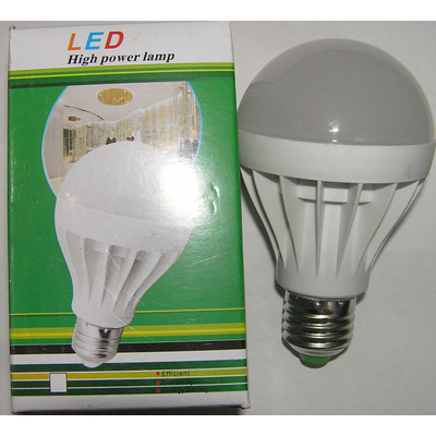 White Electronics E27 12 W  18 led холодный свет Изображение